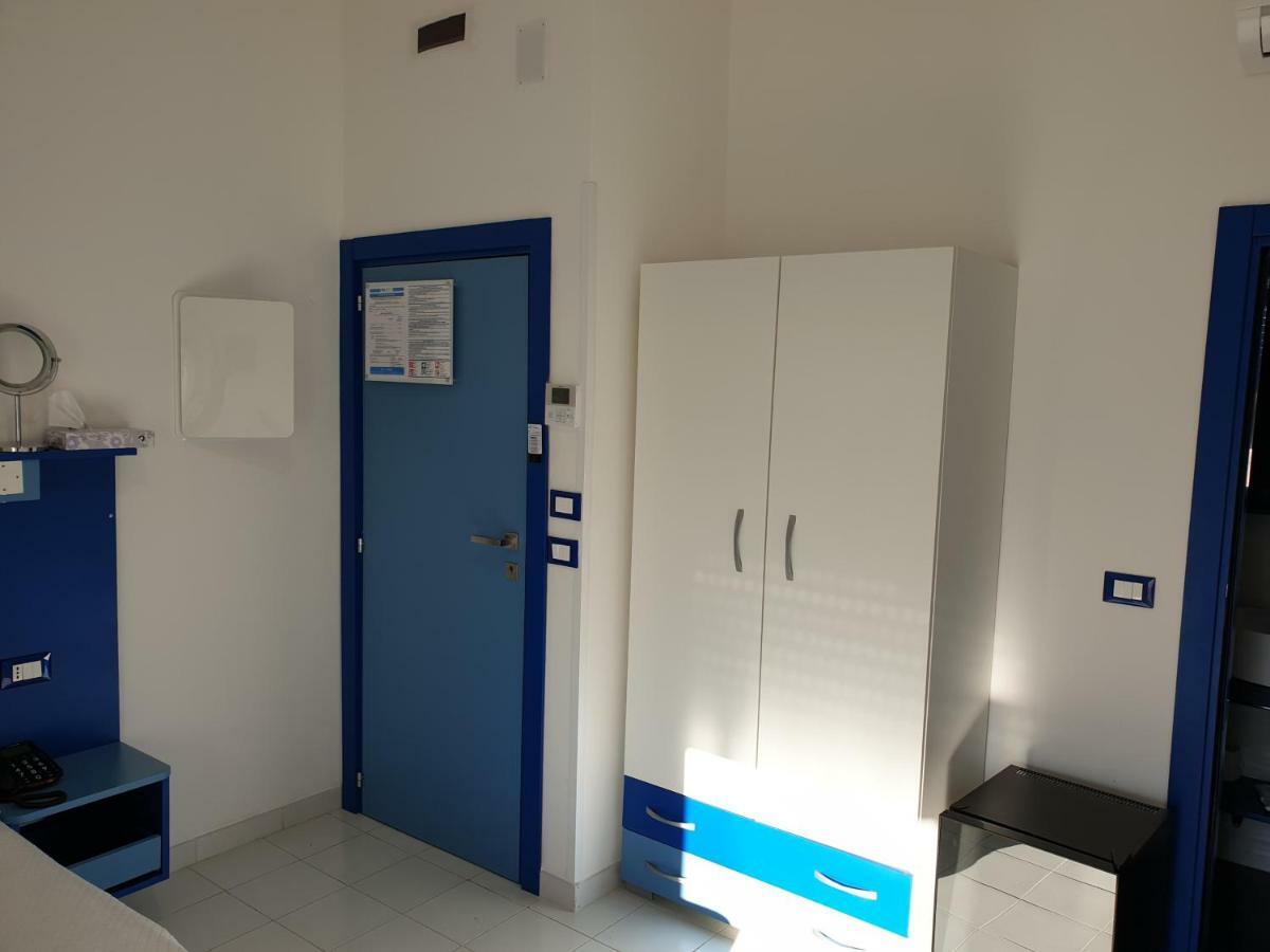 Hotel Caraibisiaco Sul Mare San Pietro in Bevagna Kültér fotó
